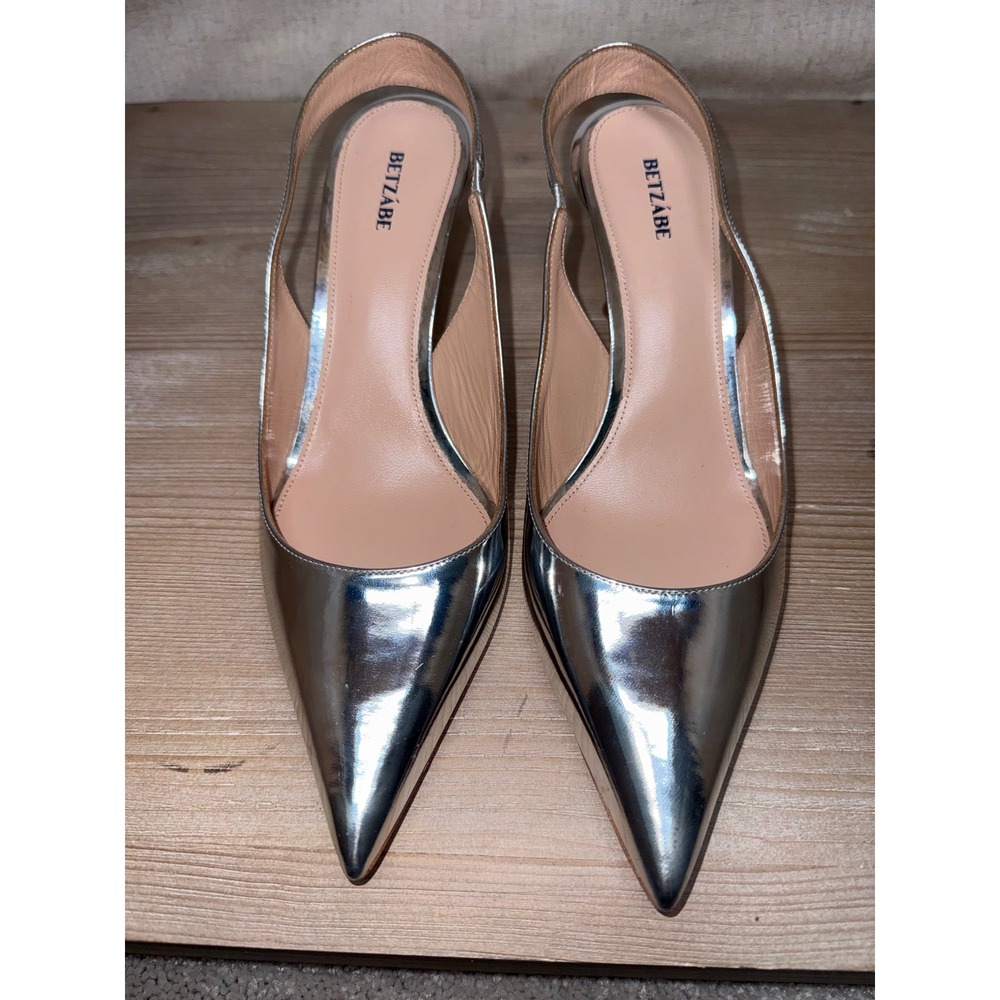 $795 Betzabe Lola Size 39.5 / 8.5 US Slingback Pumps Silver Metallic Pointed Toe